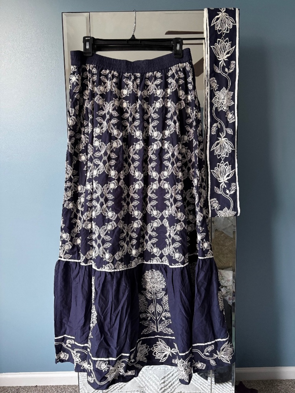 Sue Sartor Navy Flounce Skirt with White Floral Embroidery- Size L- NWOT